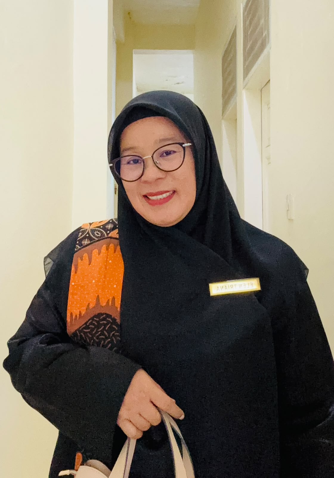 ELEN TRIANA, S.Pd, M.Pd